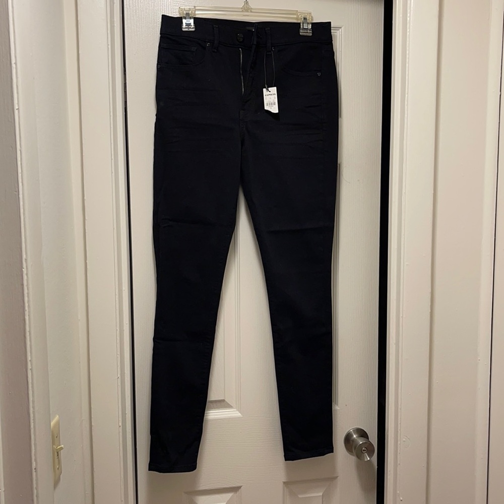 Express Women’s Mid-Rise Black Skinny Jean